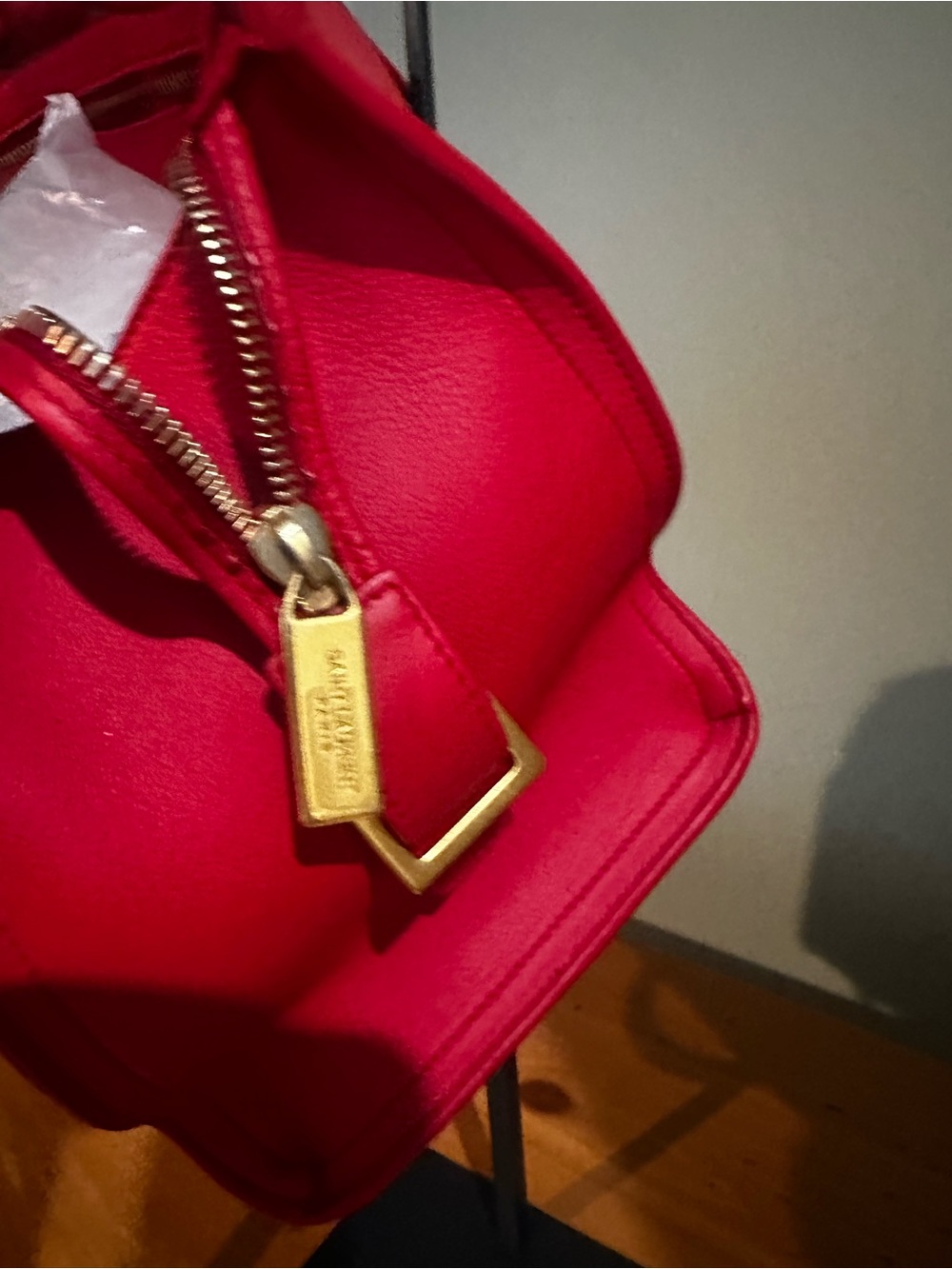 Saint Laurent Cabas Chyc in red smooth calfskin leather - Picture 7 of 13